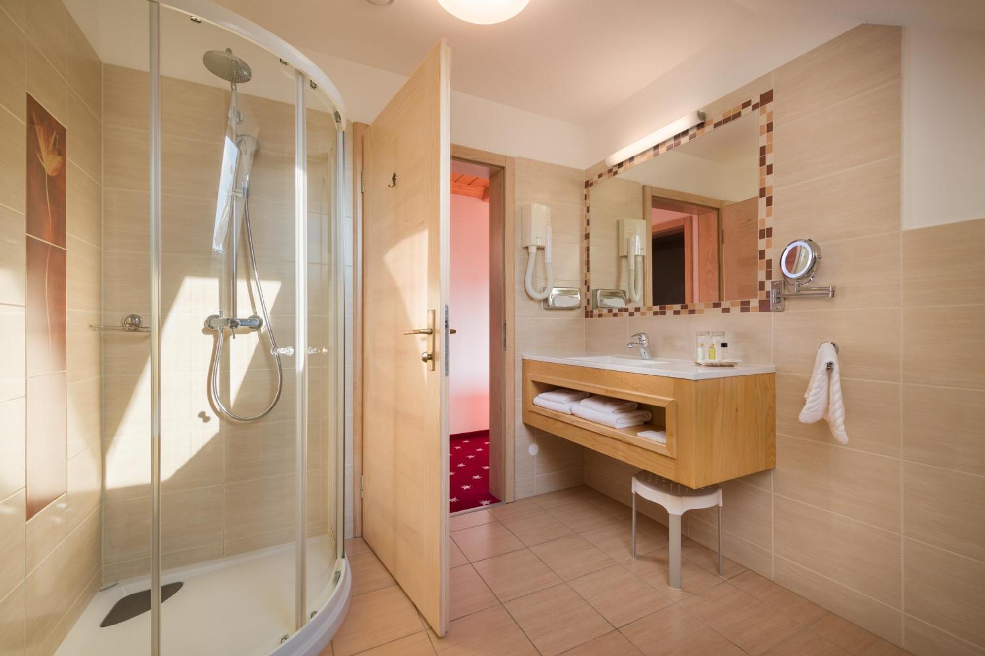 Hotel Planinka Ljubno Екстериор снимка